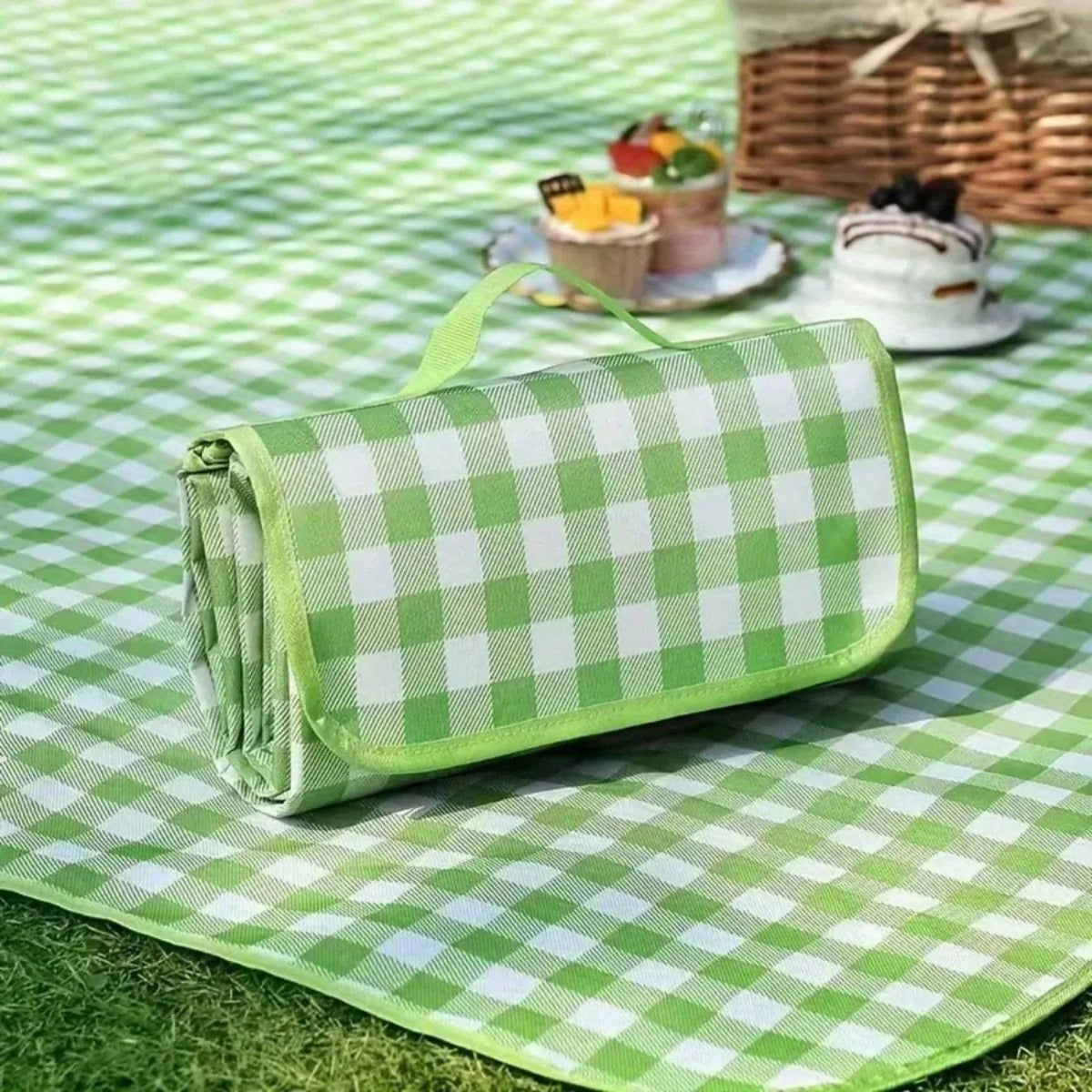 Manta de Picnic y Playa Impermeable Plegable Aislante para Exterior - 3 Tamaños Clásico Diseño a Cuadros Colores Aleatorios Rojo Verde Amarillo